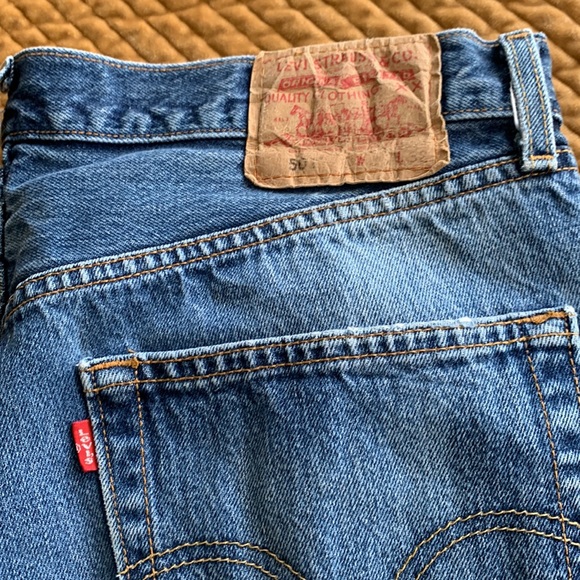 vtg '90s Levi’s 501 button fly jeans - Picture 2 of 11